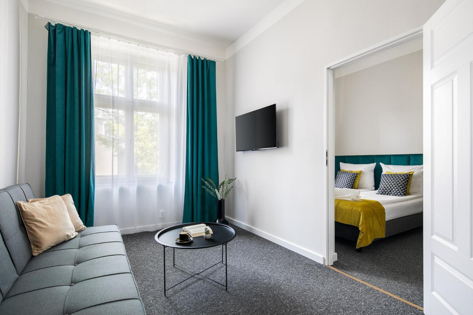 One-Bedroom Apartment Garden View